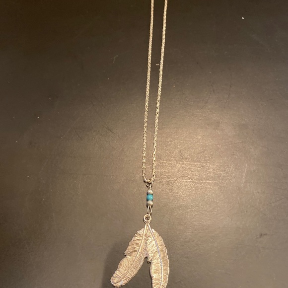 Southwestern Boho eagle falcon feather pendant silver tone chained necklace 11” - Picture 5 of 9